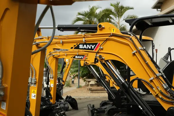 Photographie engins SANY BTP Nouvelle-Calédonie Agence GBE — photo 01